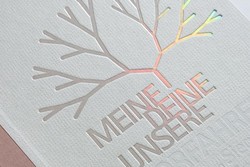 ahnentafel2.jpg - d:Veredelter Titel – eine spezielle Folie bringt Lebendigkeit - sd: